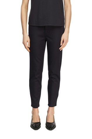 Trousers made from a stretchy lyocell-cotton blend