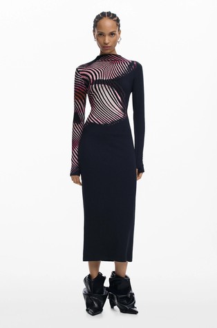 Long dress with wavy print