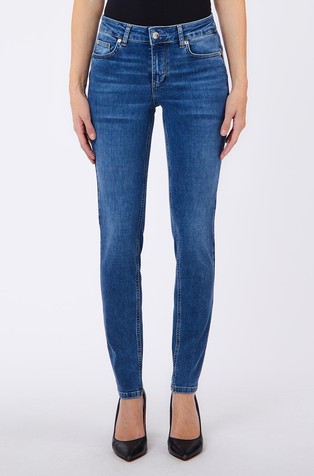 Amazing Fit Skinny Jeans
