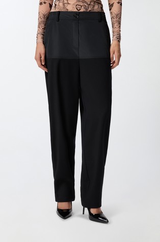 Tapered hlače od kombinacije tkanina