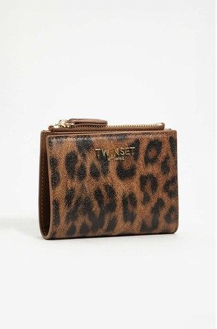 Small wallet with leopard print