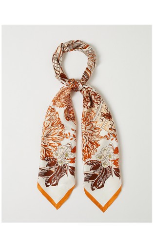 Svilena marama s uzorkom