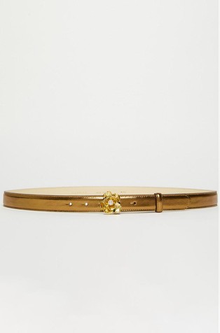 Kožni remen s metalnom kopčom u obliku ruže