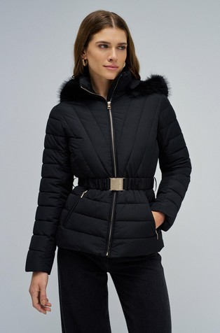 Prošivena jakna s uklonjivom kapuljačom i remenom