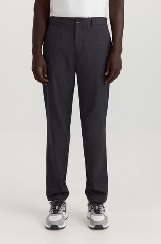Slim fit hlače od mješavine s viskozom