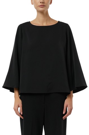 Flowing blouse with wide sleeves