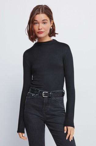 Majica s povišenim ovratnikom