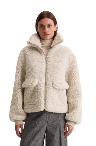 Kratka jakna od kovrčave tkanine