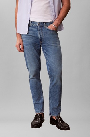 Tapered Jeans
