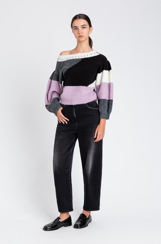 Pleten pulover s raznobojnim blokovima i ukrasnim kamenčićima