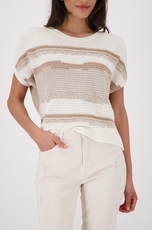 Knitted short-sleeved sweater with a mix of textures