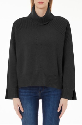 Širok vuneni pulover s visokim ovratnikom
