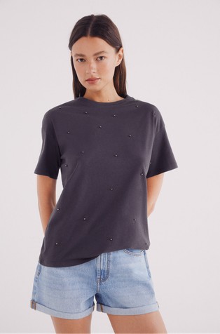 Majica s perlama na prednjoj strani