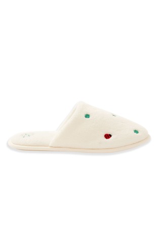 Garden slippers with embroidered motifs