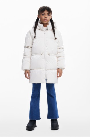 Duga prošivena jakna s kapuljačom i sjajnim izgledom