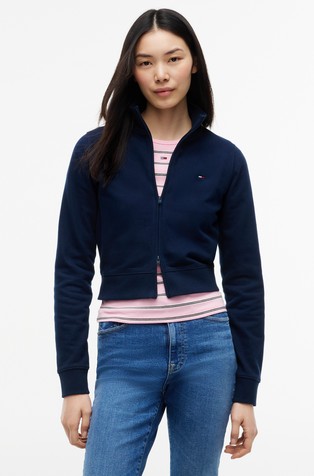 Slim fit kratak pulover s izvezenom zastavicom