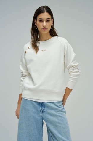 Pulover s logotipom i ukrasnim gumbima