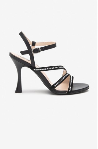 Kožne sandale s ukrasnim zakovicama