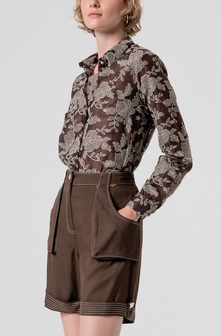 Kratke hlače s kontrastnim detaljima