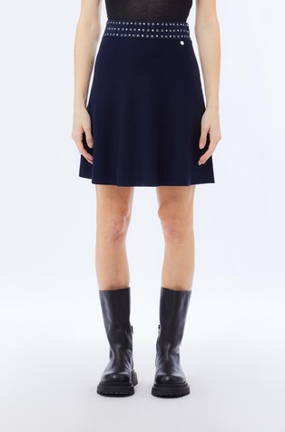 Pletena suknja s ukrasnim kamenčićima