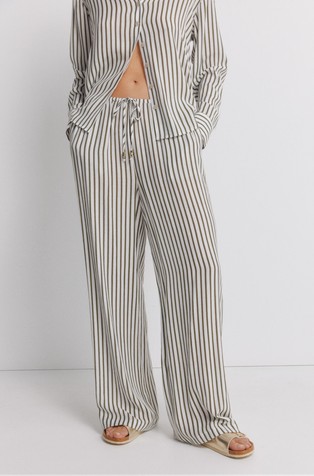 Wide long trousers in viscose blend