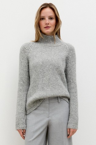 Rebrasto pleten pulover s povišenim ovratnikom