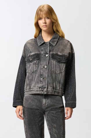 Denim jakna s malim zakovicama