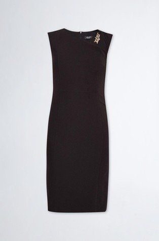 Haljina s metalnim logo lancem