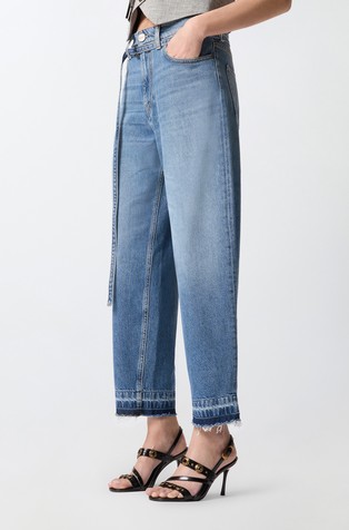 Balloon jeans with worn effect