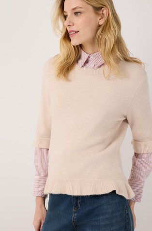 Short-sleeved sweater with ruffles