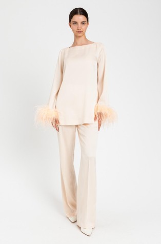 Long tee with decorative feathers