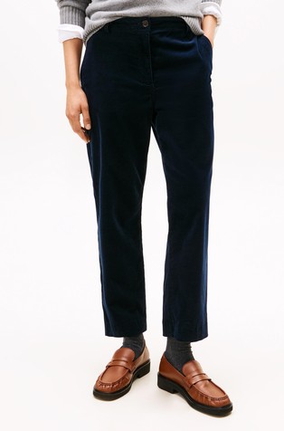 Slim fit baršunaste hlače s ravnim nogavicama