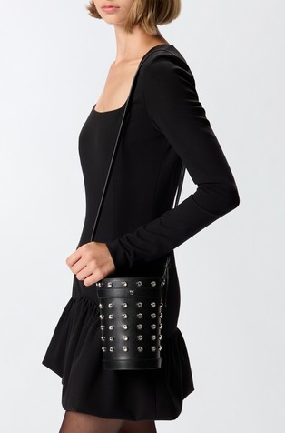 Mini kožna bucket torbica s ukrasnim kamenčićima